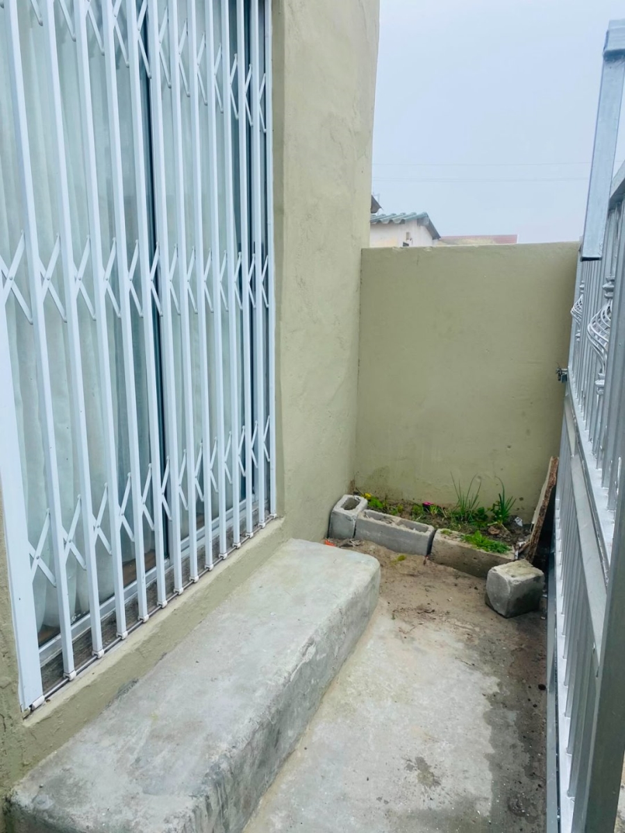 3 Bedroom Property for Sale in Kuyasa Western Cape